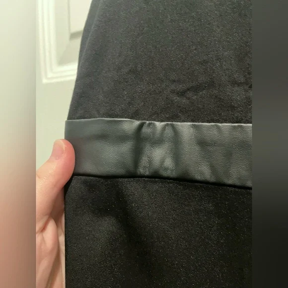 Torrid Peplum Blouse Pleather & Cut Out Details Size 1 - 2014 Holiday - BNWT - Picture 3 of 9